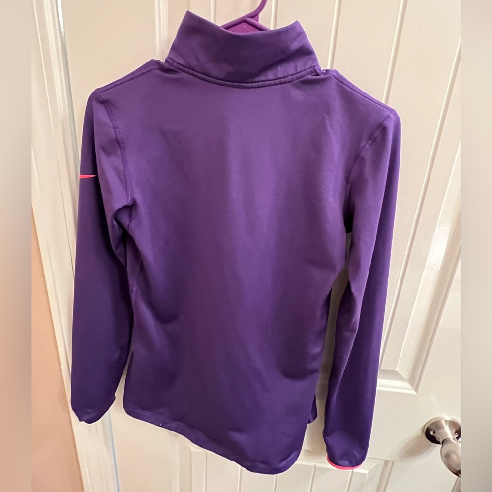 Nike women’s long sleeve running shirt. - Picture 2 of 4